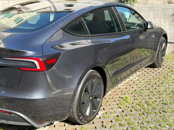 Tesla Model 3 2024 photo 5