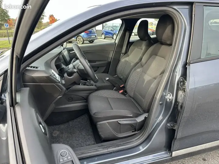 Renault Clio 2021 photo 2