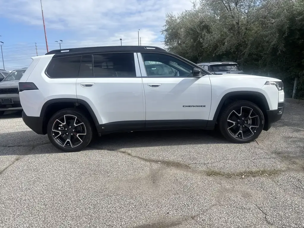 Jeep Cherokee 2026 photo 4