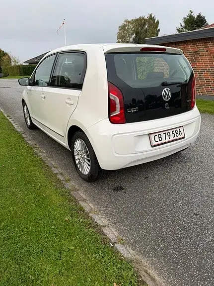 Volkswagen Up 2014 photo 2