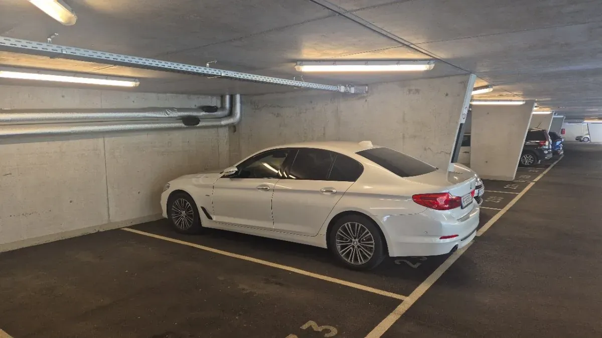 BMW 5 Series 2017 photo 2