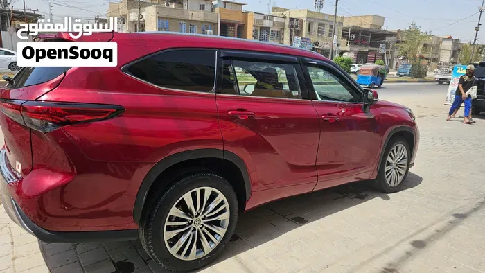 Toyota Highlander 2023 photo 2