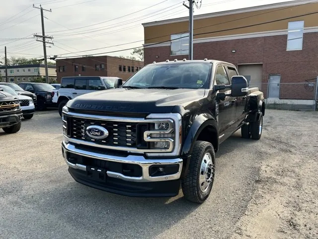 Ford Super Duty F-450 2026 photo 2
