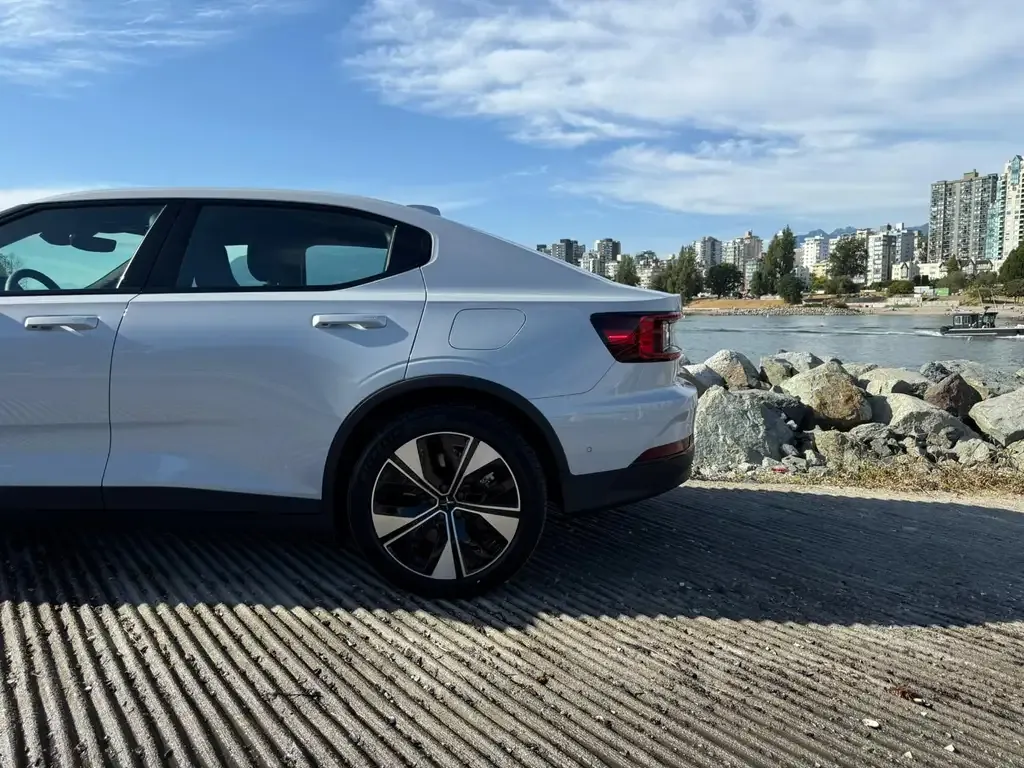 Polestar 2 2024 photo 4