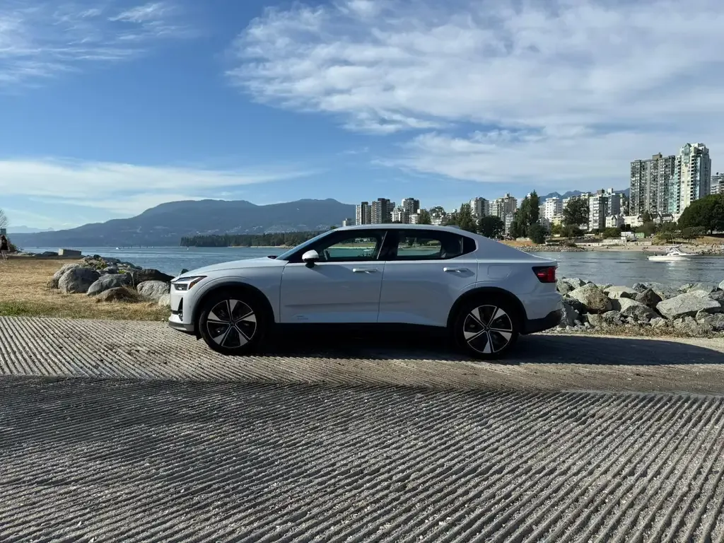 Polestar 2 2024 photo 2