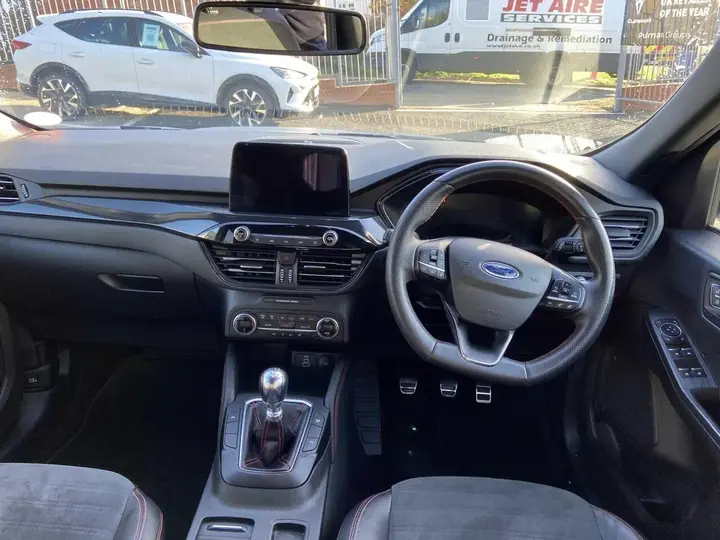 Ford Kuga 2022 photo 2