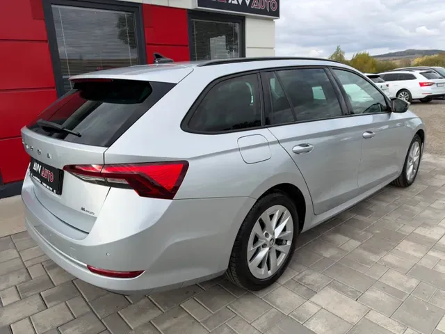 Skoda Octavia Combi 2022 photo 4