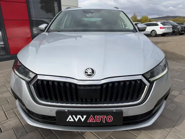 Skoda Octavia Combi 2022 photo 2