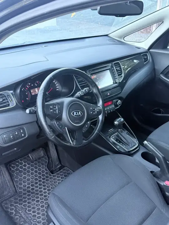 Kia Carens 2016 photo 3