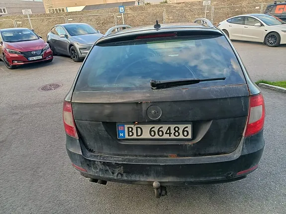 Skoda Superb 2010 photo 4