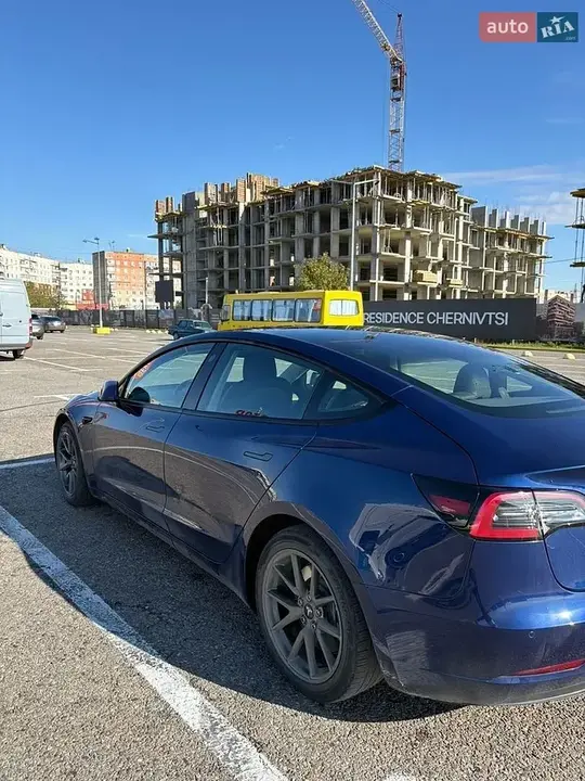 Tesla Model 3 2021 photo 2