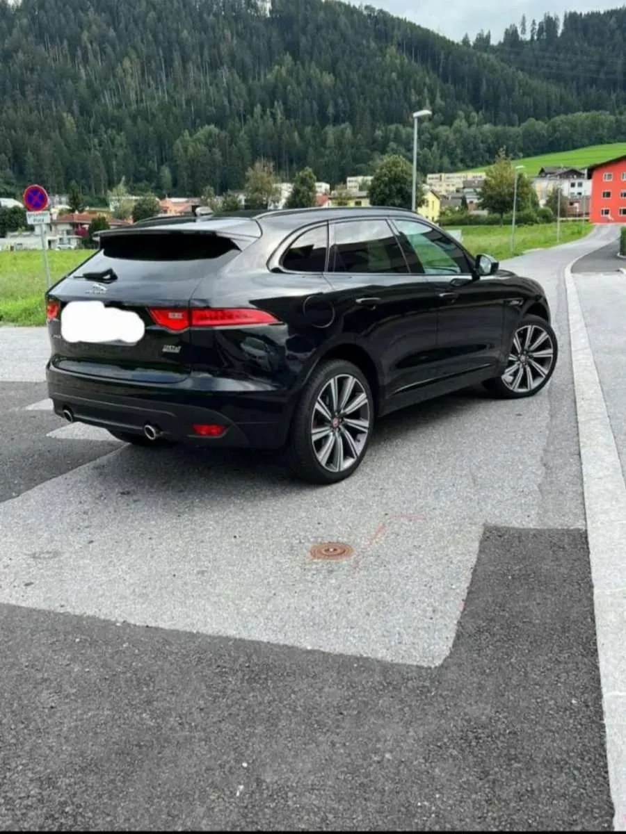 Jaguar F-Pace 2016 photo 2