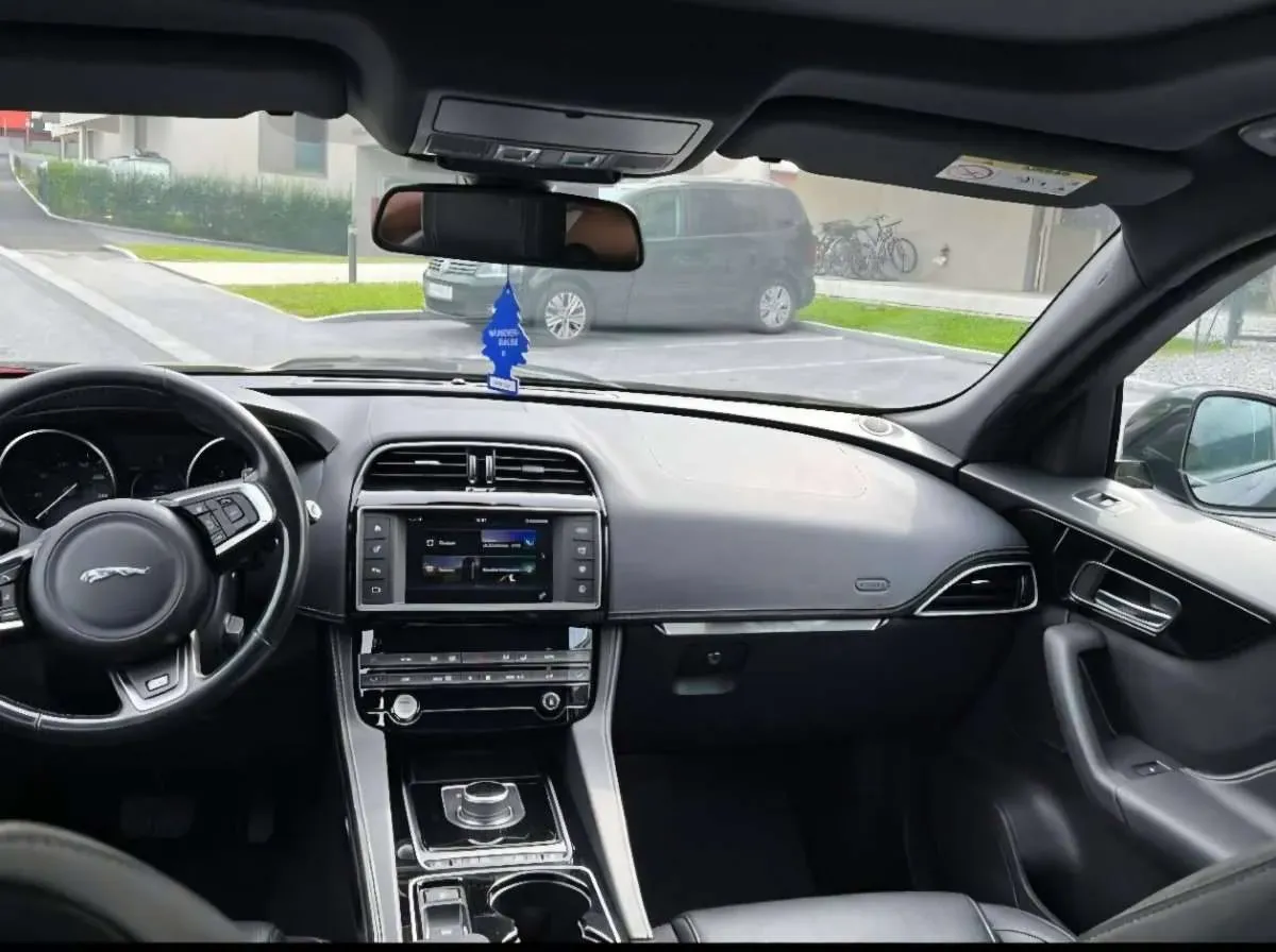 Jaguar F-Pace 2016 photo 3