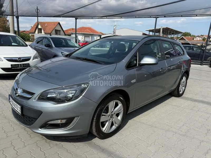 Opel Astra J 2013 photo 5