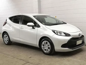 Toyota Aqua 2022 photo 2