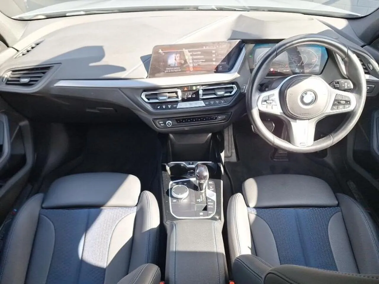 BMW 1 Series 2023 photo 3