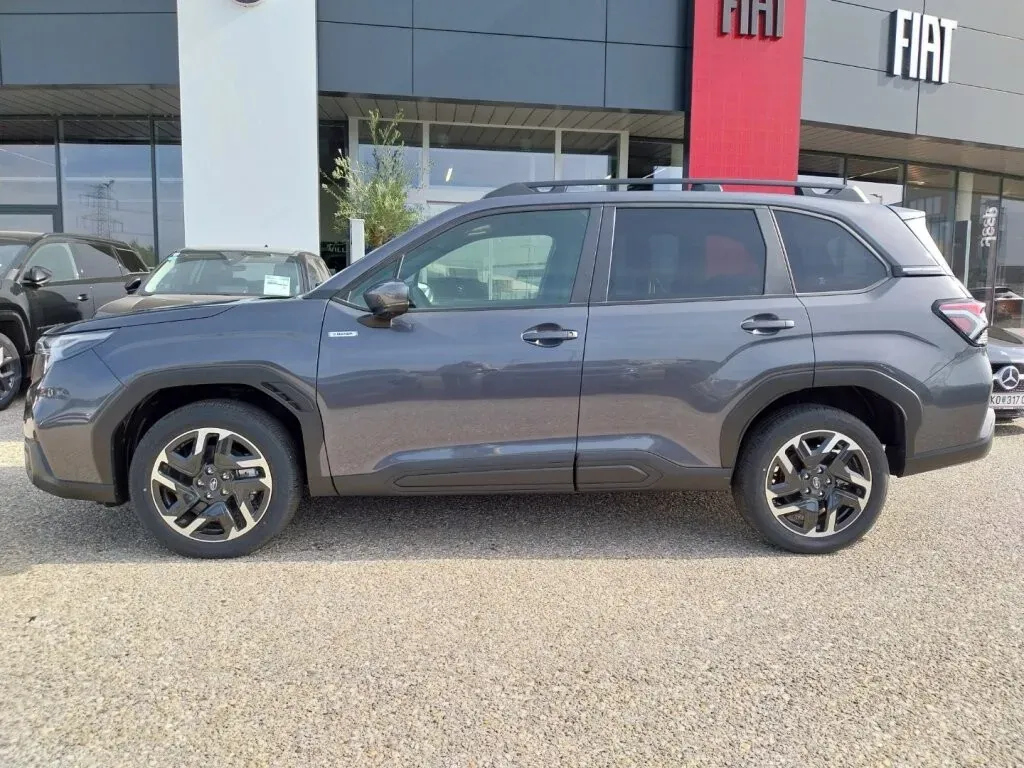 Subaru Forester photo 3