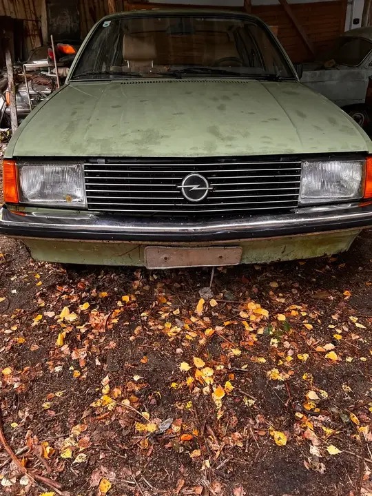 Opel Rekord 1982 photo 2