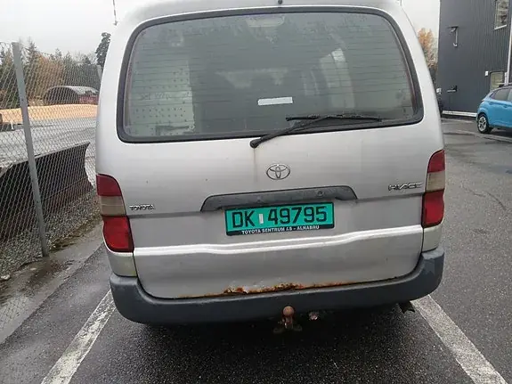 Toyota Hiace 2002 photo 3
