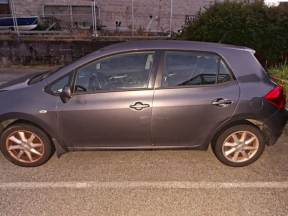 Toyota Auris 2007 photo 2