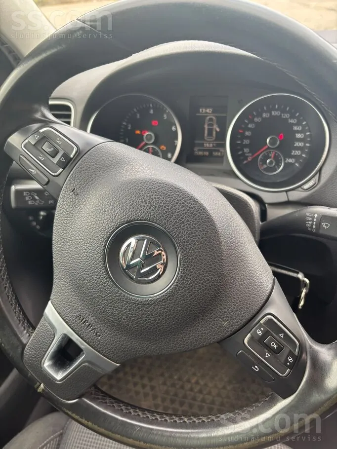 Volkswagen Golf 2012 photo 5