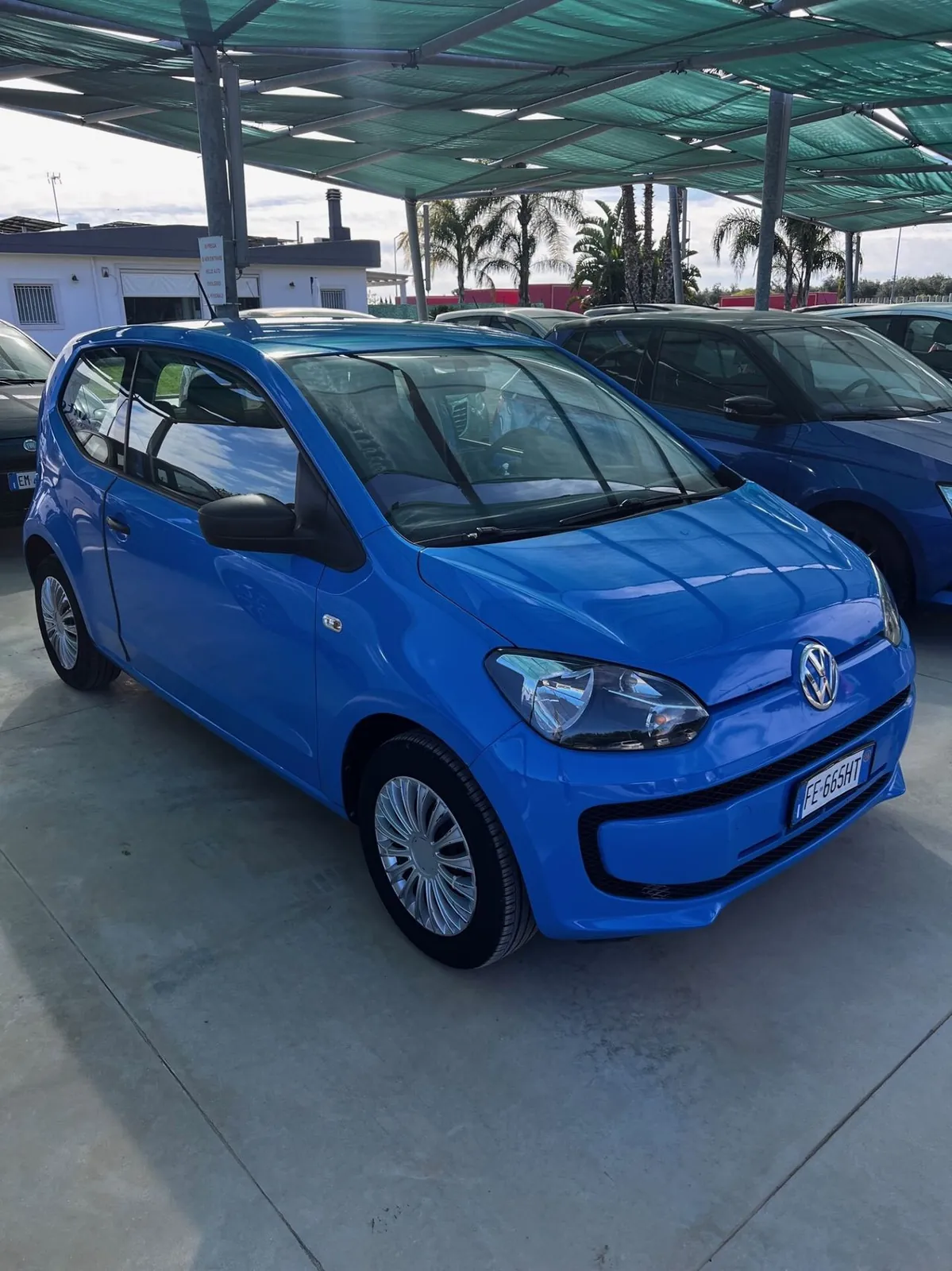 Volkswagen Up 2016 photo 2