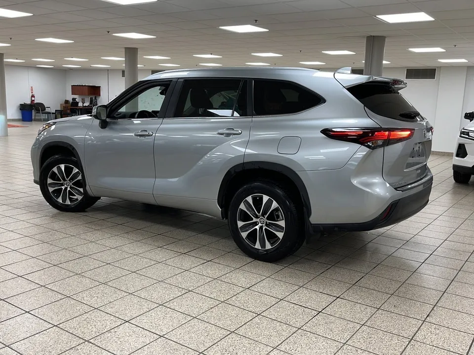 Toyota Highlander 2024 photo 3