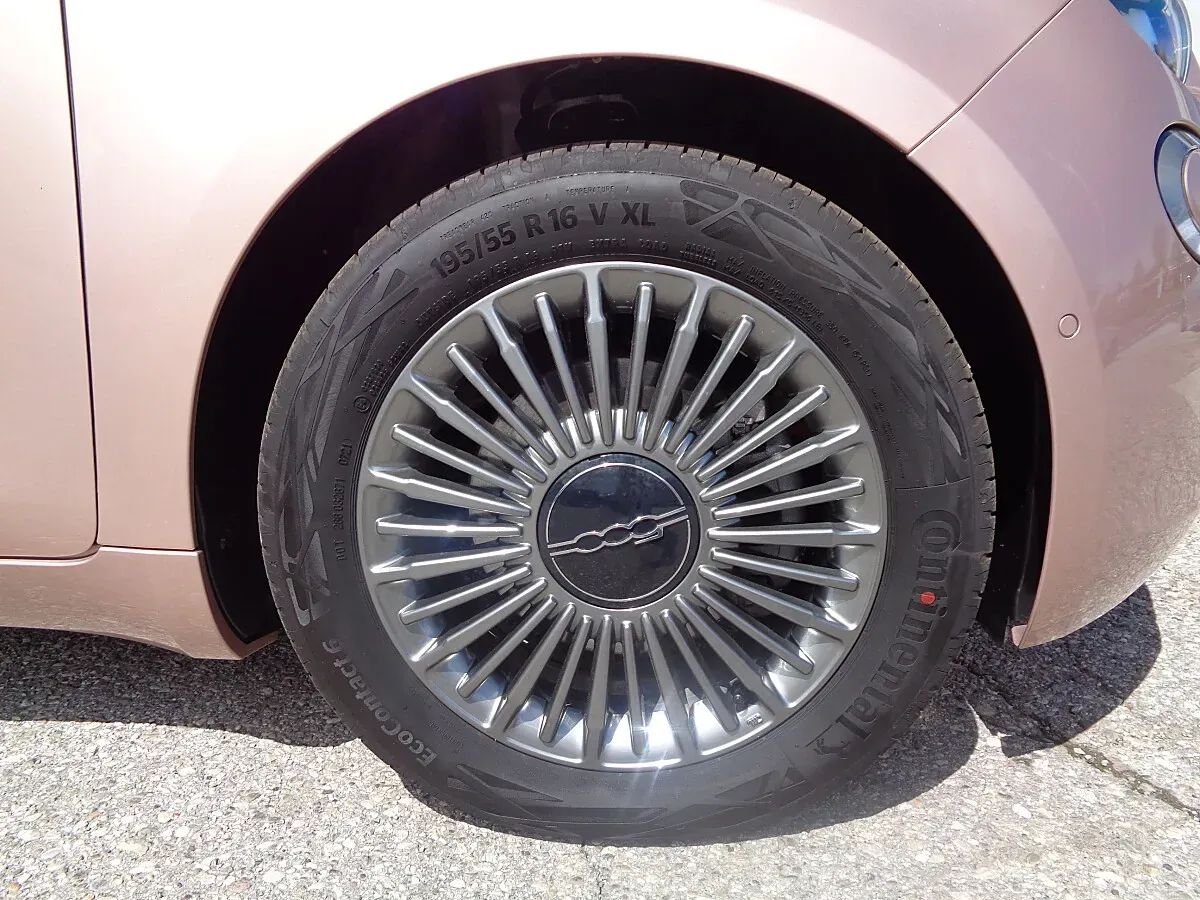 Fiat 500E 2025 photo 2