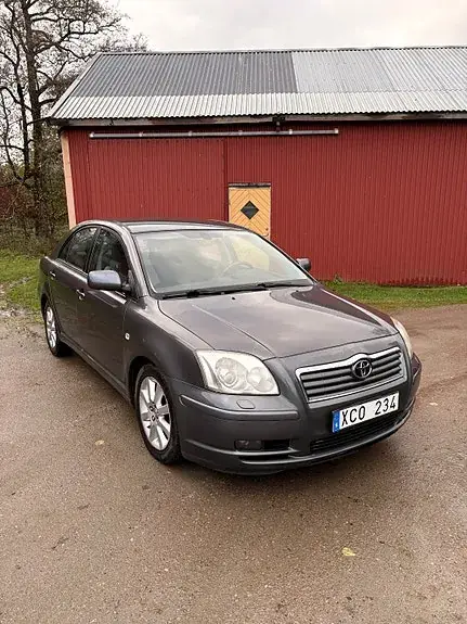 Toyota Avensis 2005 photo 2