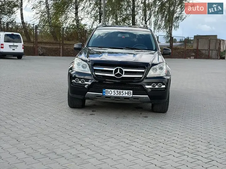 Mercedes-Benz Gl-Class 2010 photo 2