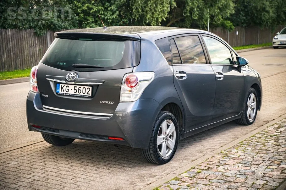 Toyota Verso 2013 photo 4