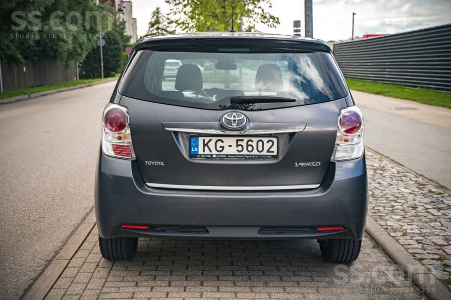 Toyota Verso 2013 photo 5