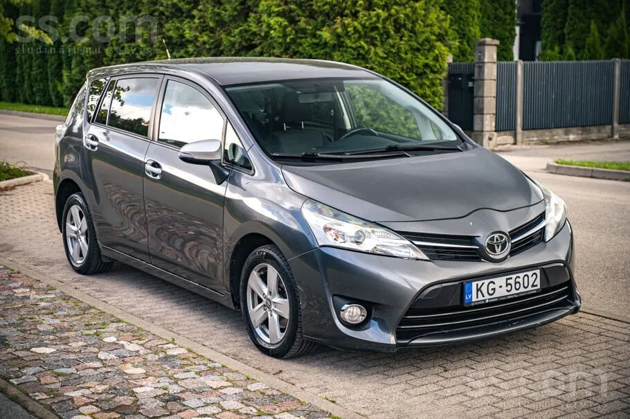 Toyota Verso 2013 photo 3