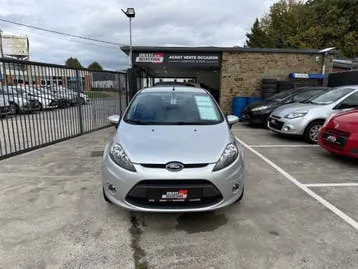 Ford Fiesta 2012 photo 2