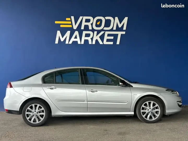 Renault Laguna 2014 photo 2