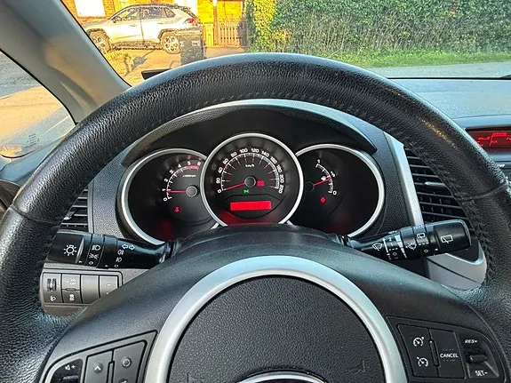 Kia Venga 2011 photo 5