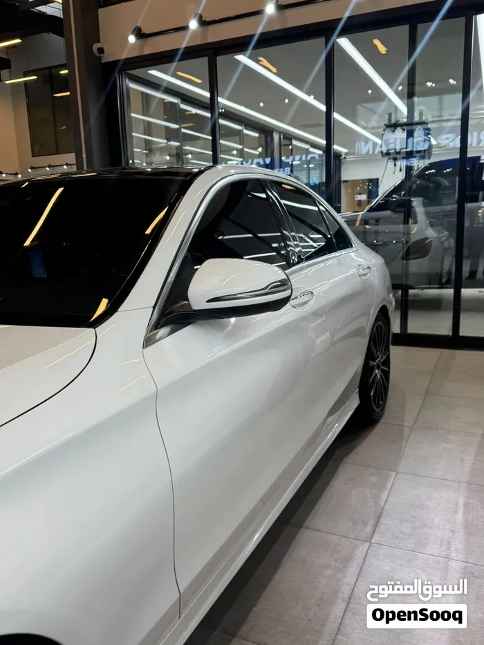 Mercedes-Benz C300 2016 photo 2