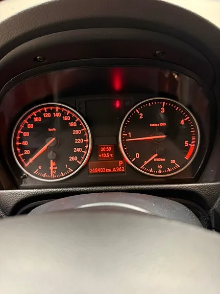 BMW 320D 2010 photo 5
