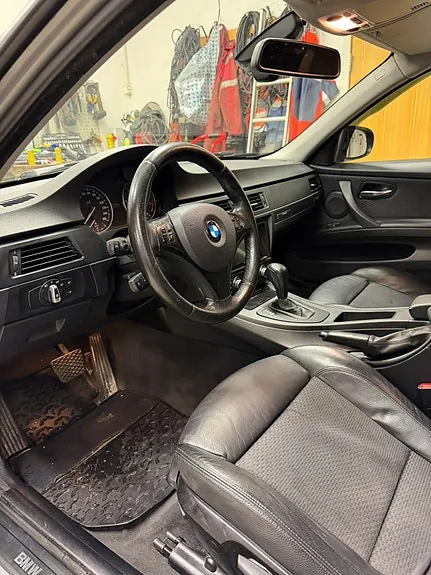 BMW 320D 2010 photo 4