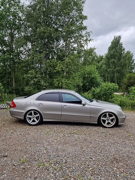 Mercedes-Benz E280 2006 photo 3