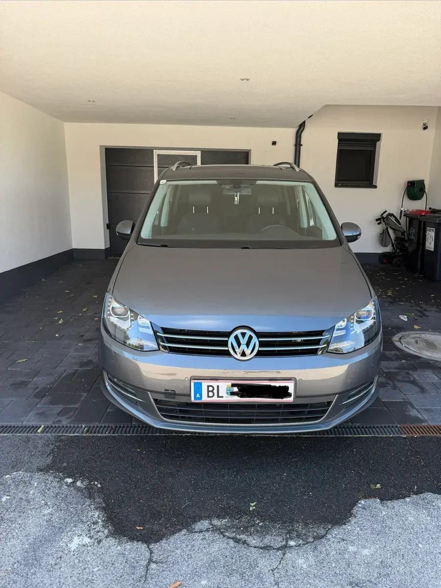 Volkswagen Sharan 2012 photo 2