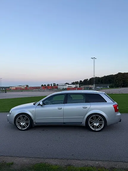 Audi S4 2005 photo 2