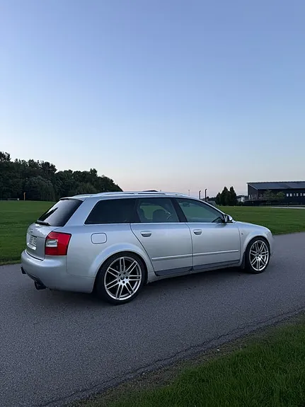 Audi S4 2005 photo 4