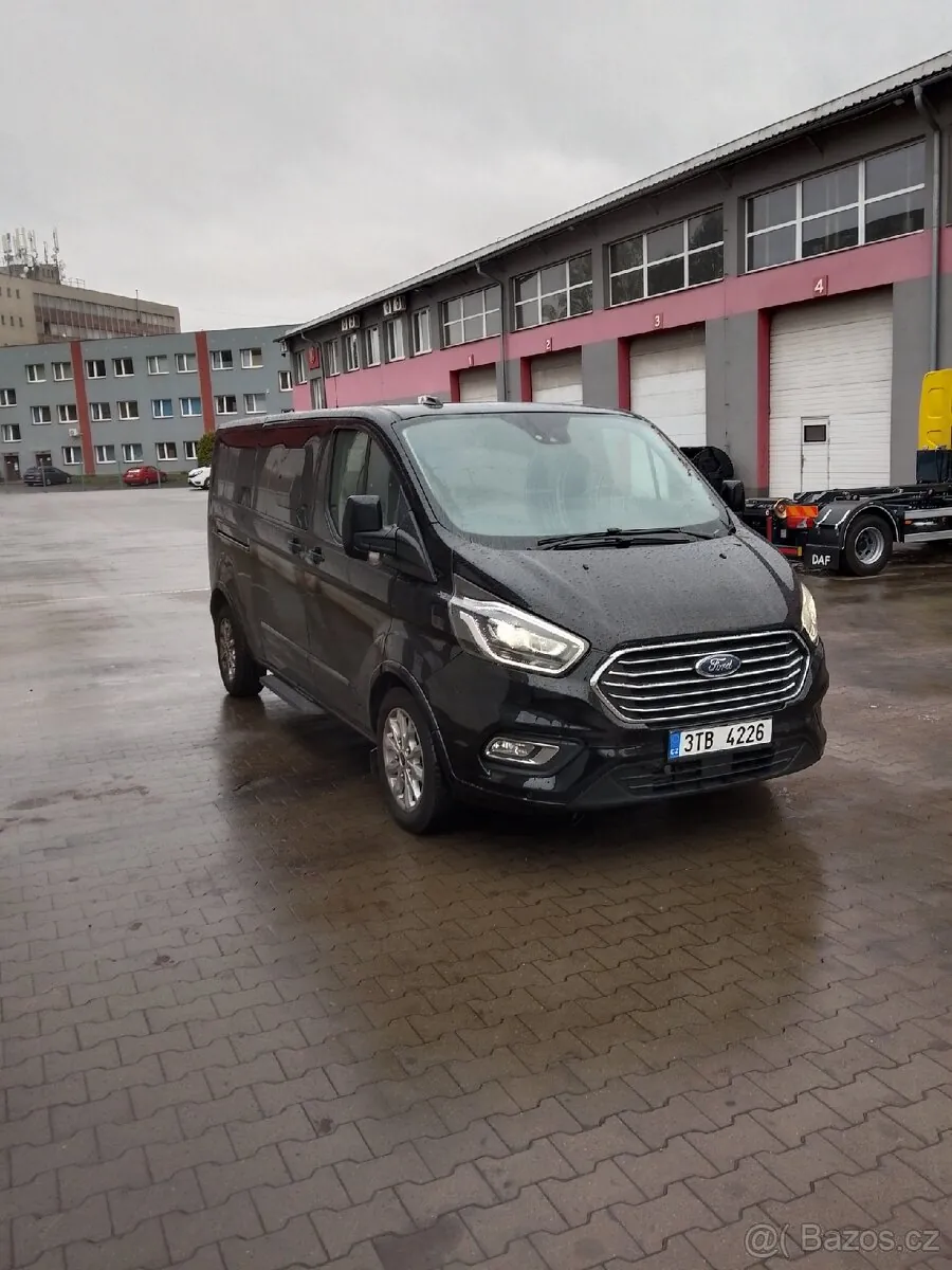 Ford Tourneo Custom 2023 photo 2