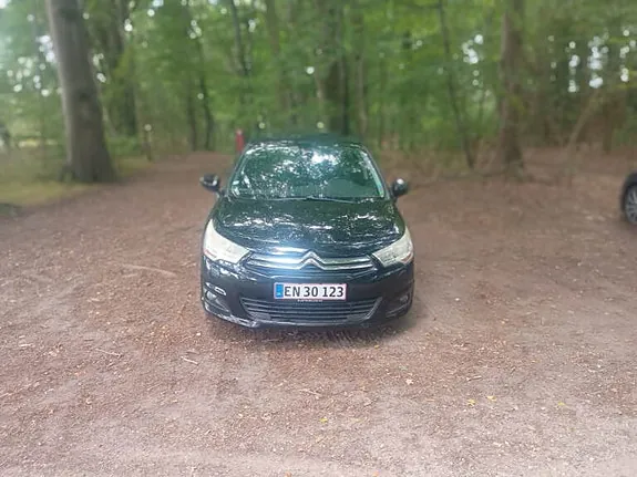 Citroen C4 2011 photo 2
