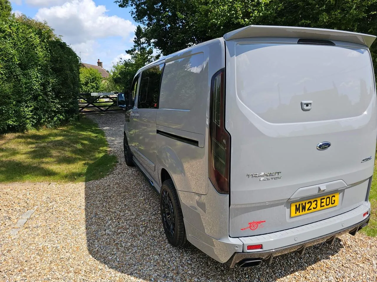 Ford Transit Custom 2023 photo 2