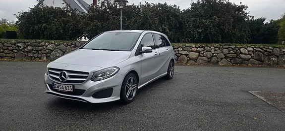 Mercedes-Benz B180 2015 photo 3