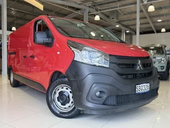 Mitsubishi Express 2021 photo 2