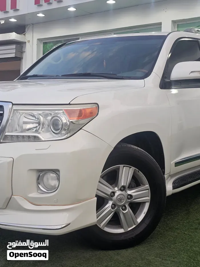 Toyota Land Cruiser 2014 photo 2