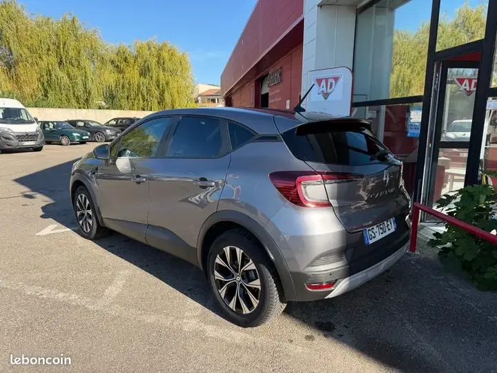 Renault Captur 2023 photo 3
